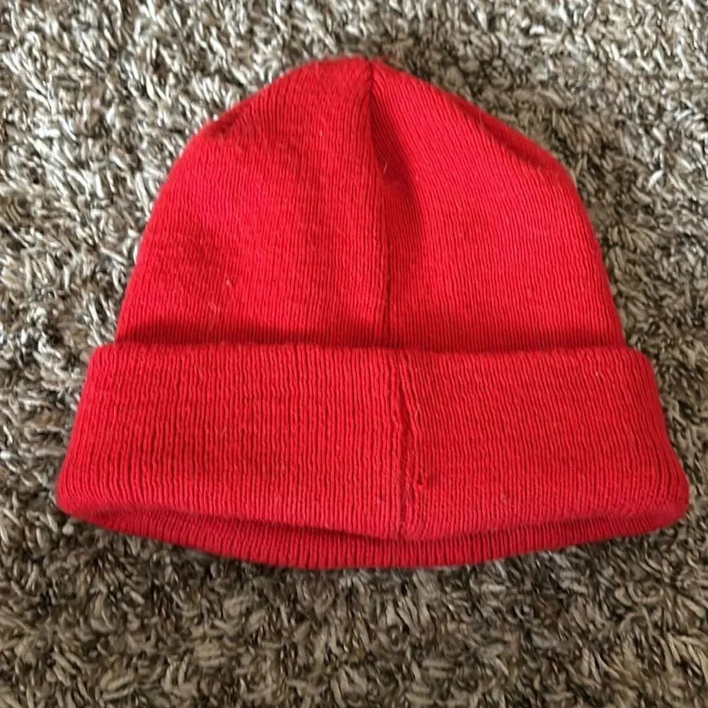 Adidas red beanie - Picture 2 of 3